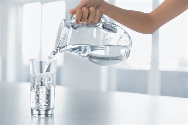 高血壓、喝水、白開水、水杯-康興醫(yī)療器械官網(wǎng)